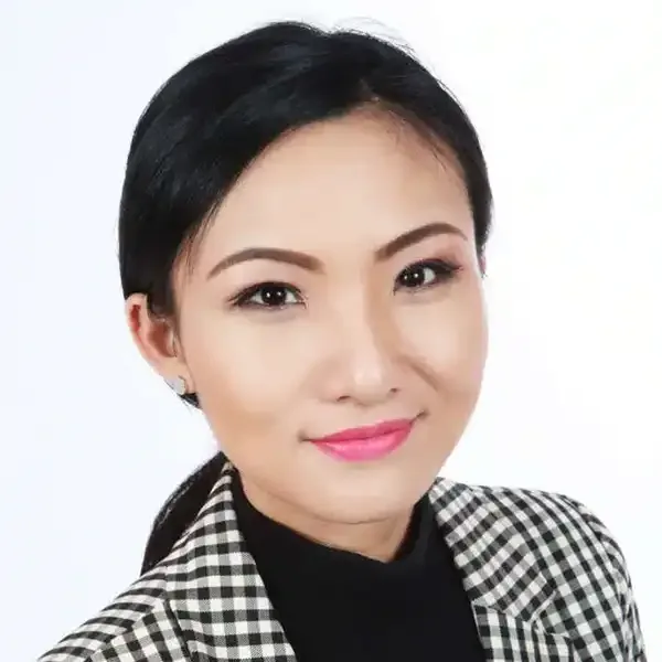 Headshots on a white background 02