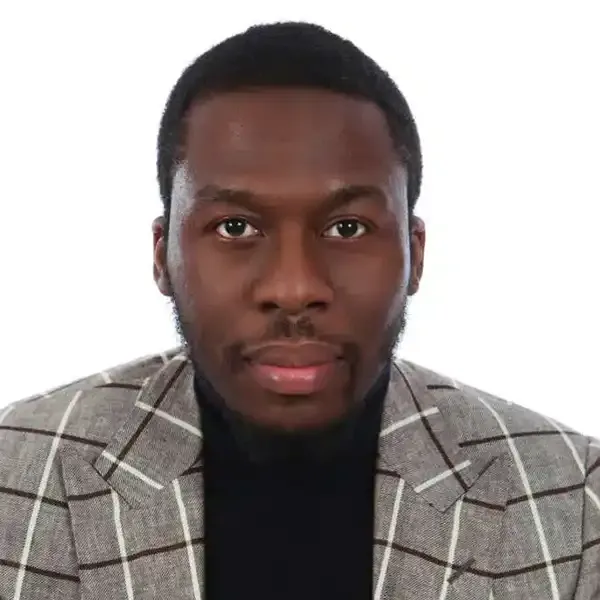 Headshots on a white background 04