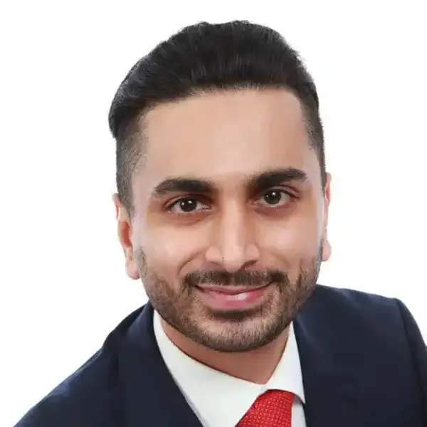 Headshots on a white background 07