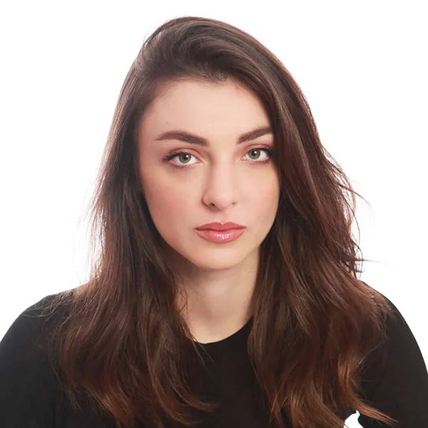 Headshots on a white background 08
